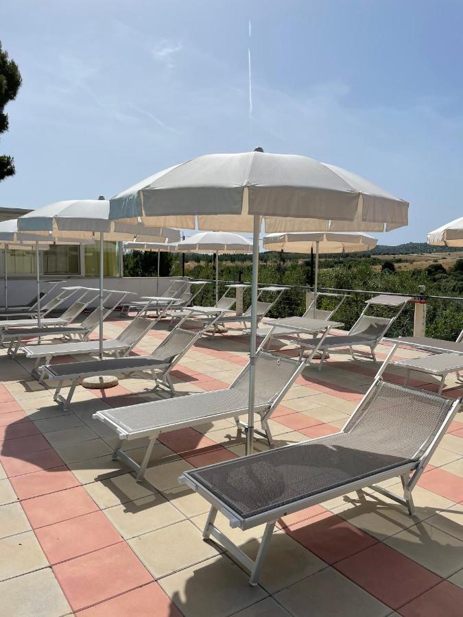 Residence San Luca Vieste Bagian luar foto