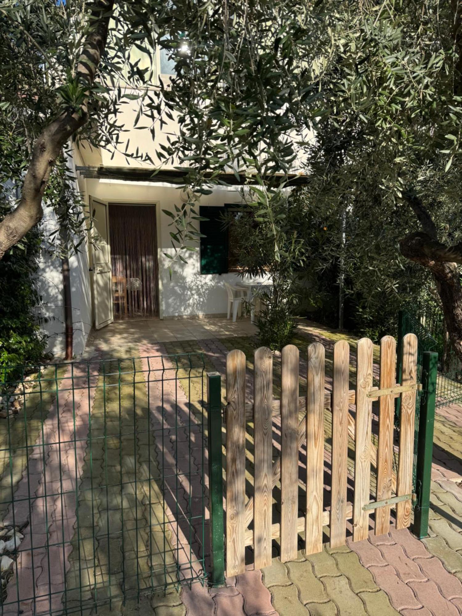 Residence San Luca Vieste Bagian luar foto